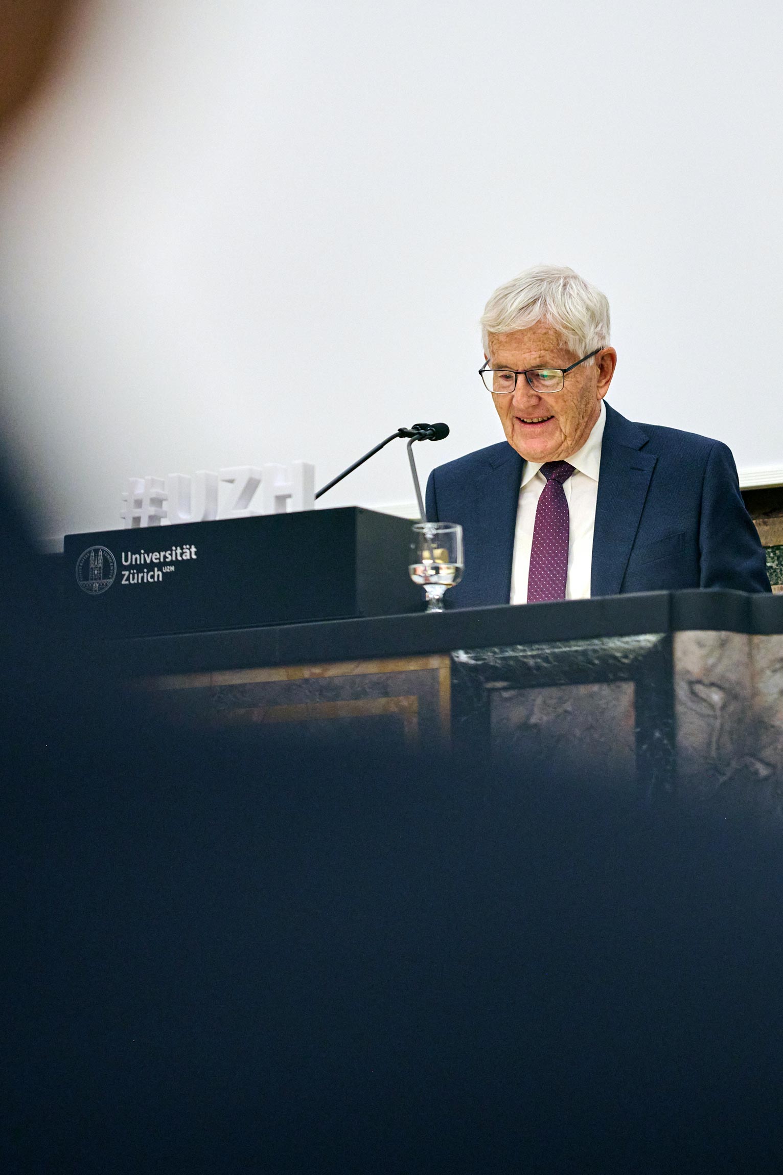 Finance Minister, father of the debt brake, UBS Chairman: Kaspar Villiger comes from a family of entrepreneurs who manufacture cigars. The trained mechanical engineer took over the company together with his siblings after the death of his father. He made a political career for the Swiss Liberal Party (FDP), and the Swiss parliament elected him to the Federal Council as Elisabeth Kopp's successor in 1989. He headed the military department from 1989 to 1996, and was finance minister from 1997 to 2003. He is considered the father of the debt brake. He served as chairman of the UBS following the state rescue in 2009 Villiger lives with his wife in Zug.